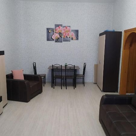 Apartment Theatre Shepkina 2 Rooms II Szumi Kültér fotó
